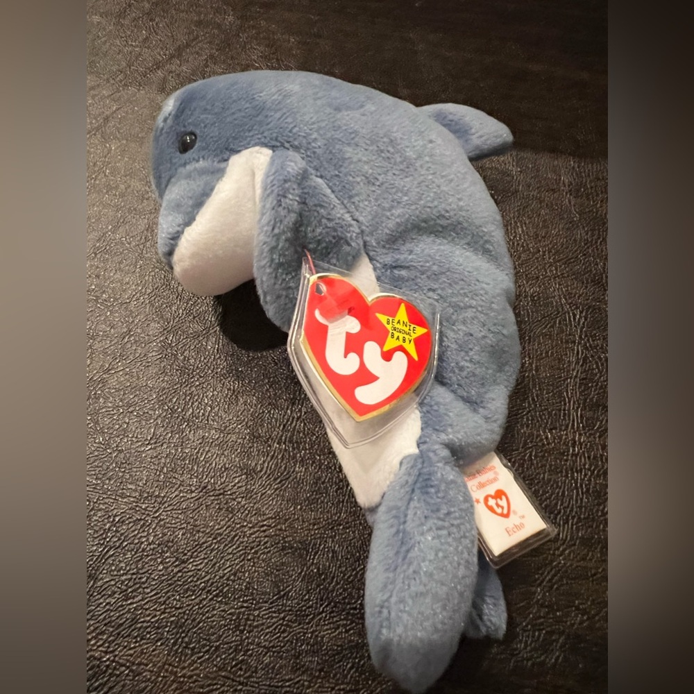 Ty Beanie Baby Echo the Blue Dolphin NWT
